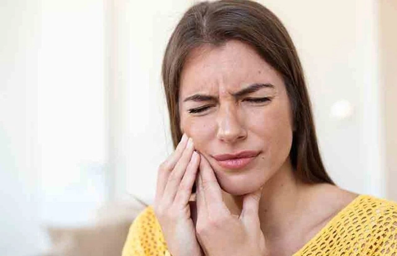 Diş ağrısı neden olur, nasıl geçer? Diş ağrısına ne iyi gelir?