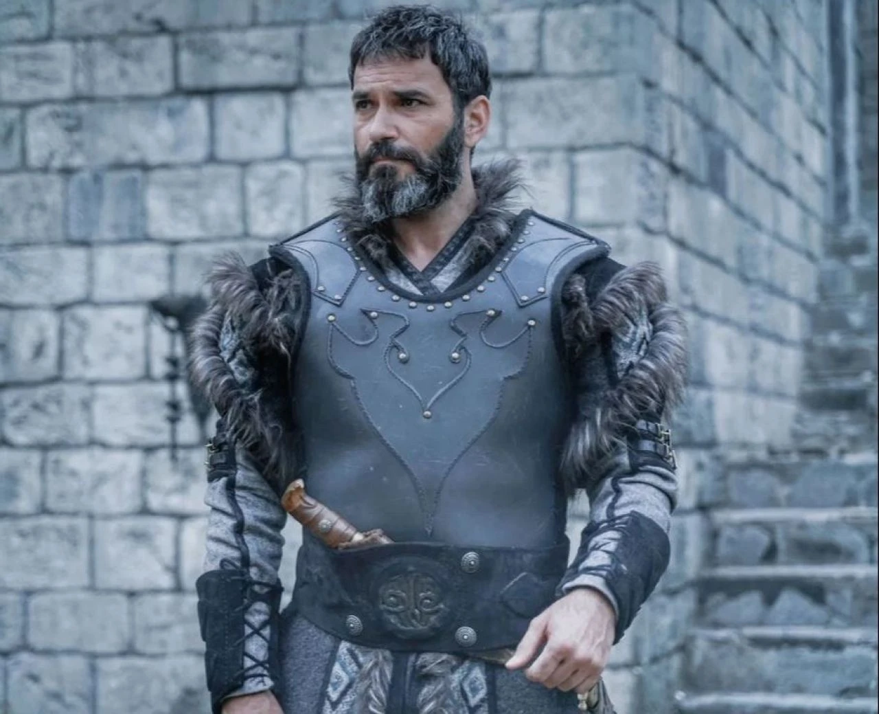 Güzel Aşklar Diyarı Doktor Halil karakterini Serdar Özer oynuyor - 2. Resim