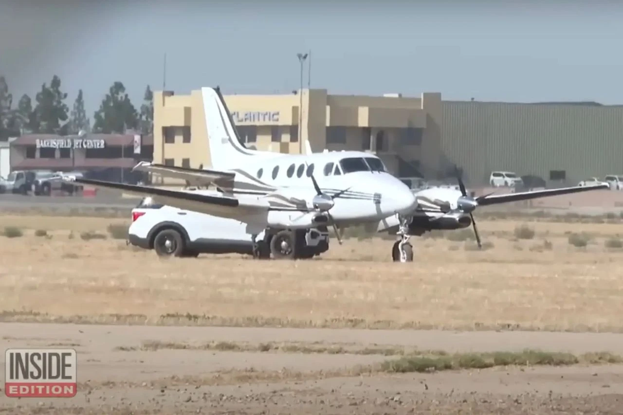 Havada kalp krizi paniği: Pilot eşi bayıldı kaldı, hiç uçak kullanmayan kadının yaptığı ağızları açık bıraktı - 2. Resim