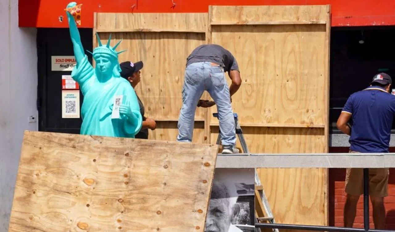 Milton, Florida'ya doğrudan çarpacak! Hazırlıklar film sahnesini aratmıyor: Kalmayı tercih ederseniz öleceksiniz - 3. Resim