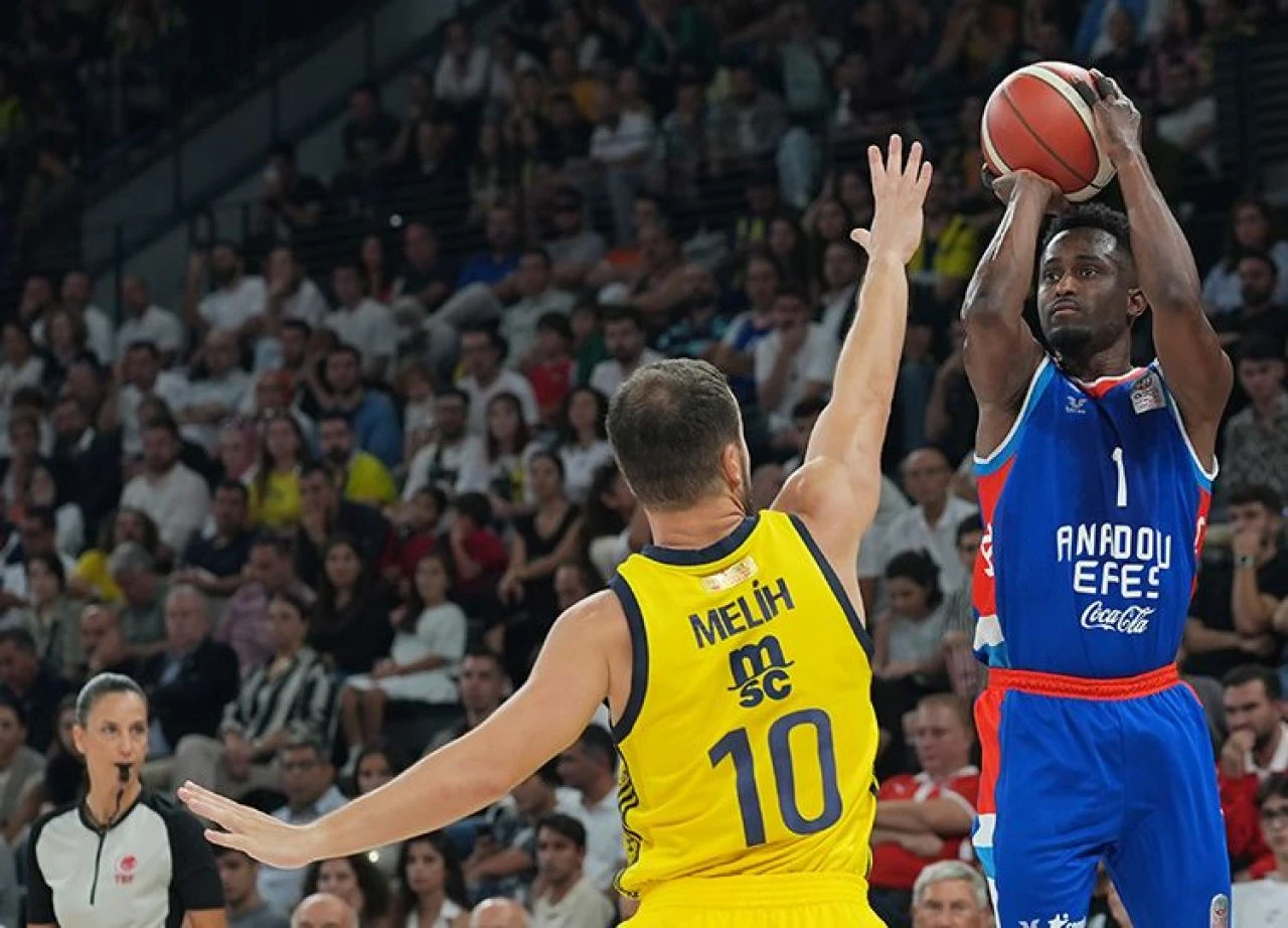 Anadolu Efes-Fenerbahçe Beko maçının saati ve kanalı belli oldu - 1. Resim