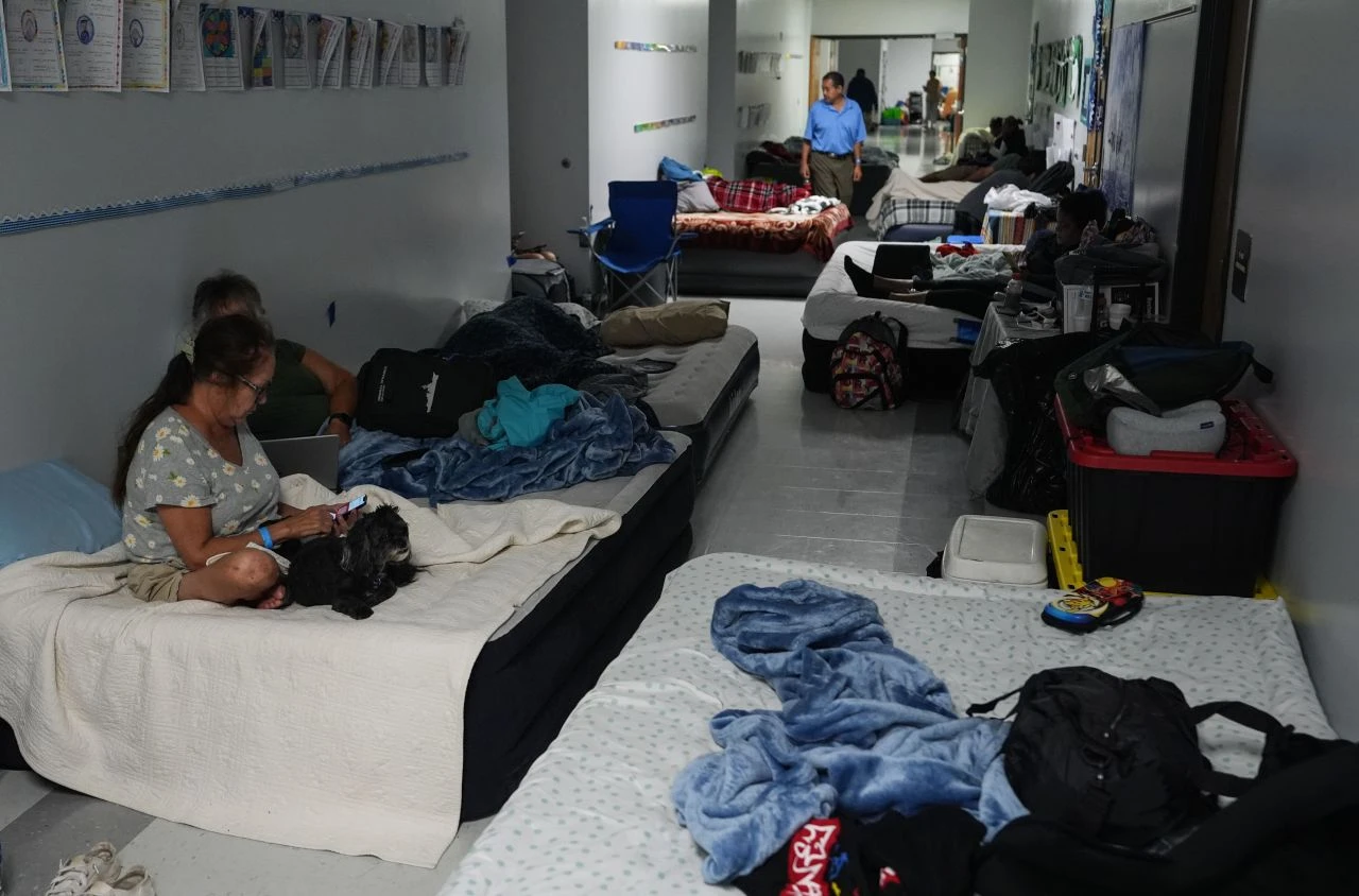 NASA yüzyılın kasırgası Milton'ın görüntüsünü yayımladı! Yetkililerden uyarı: Bacaklarınıza isimlerinizi yazın!