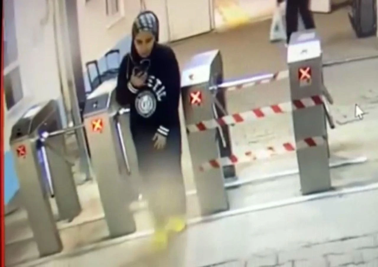 Rojin'den 13 gündür haber alınamıyor! Elinde telefonuyla son görüntüleri ortaya çıktı - 1. Resim