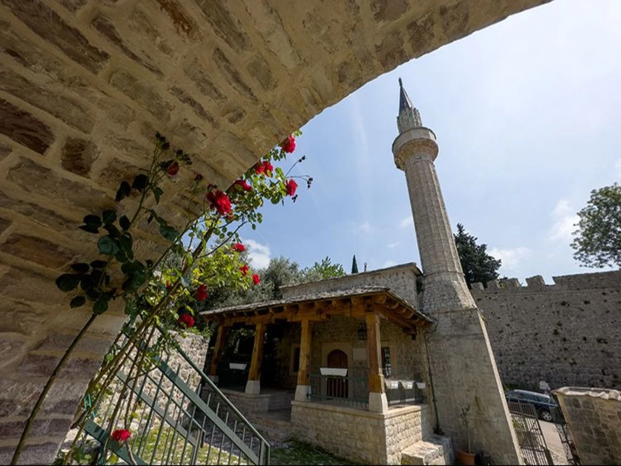 Karadağ'ın nüfusunun yüzde 19,11'ini Müslümanlar oluşturuyor