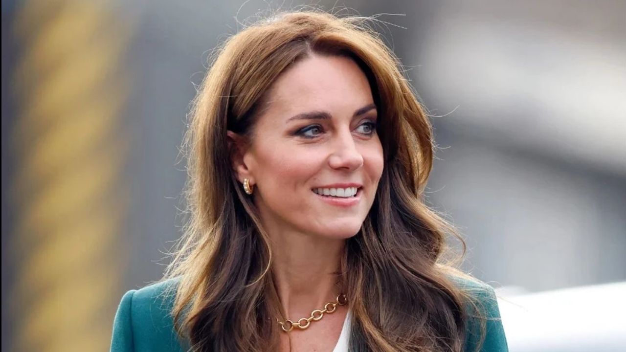 Kate Middleton kanseri yendi, işinin başına döndü! İlk görüntüsüne beğeni yağdı