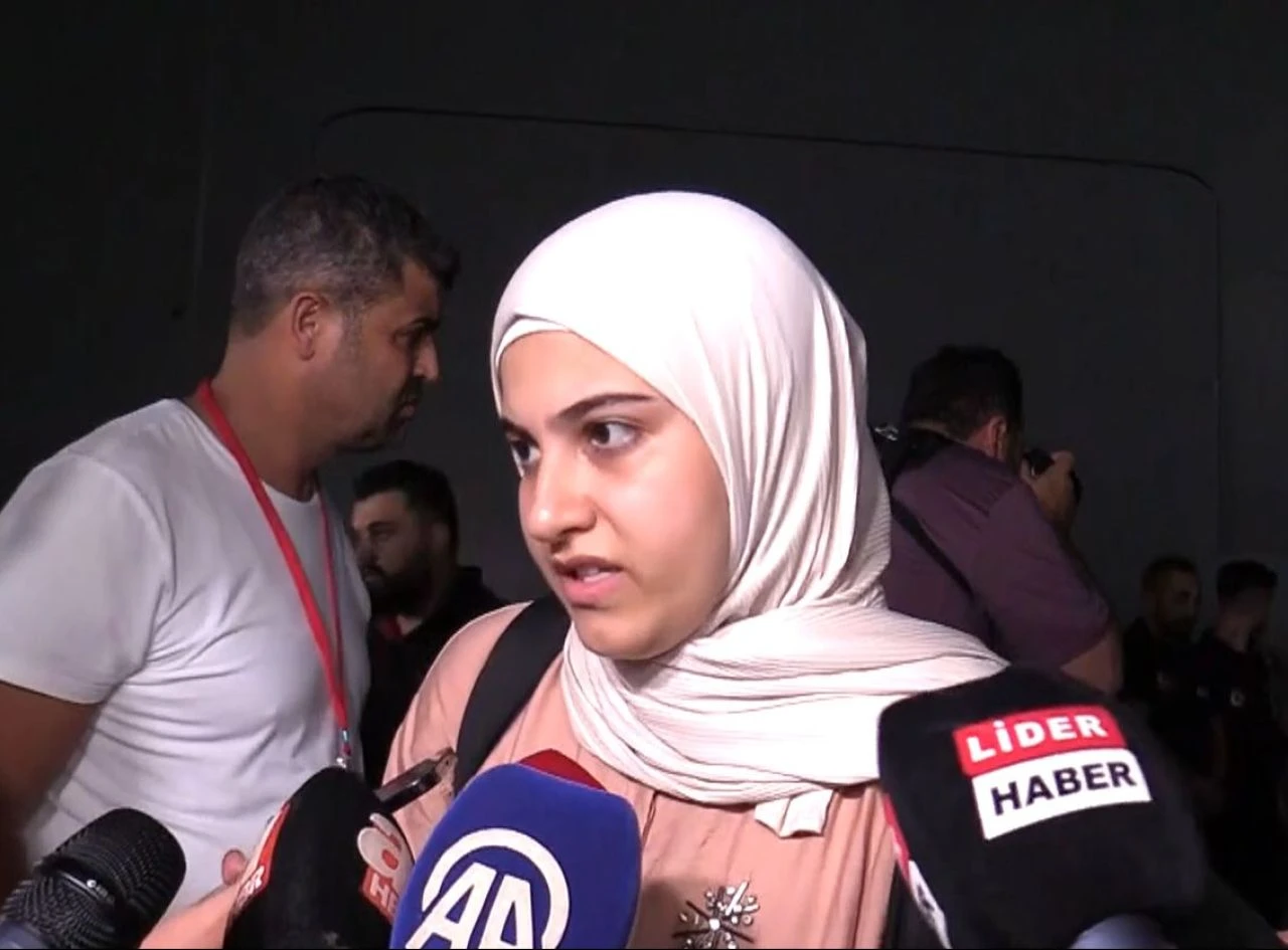 Lübnan'dan gelen gemiden yolcular tahliye edildi: O anları böyle anlattılar!