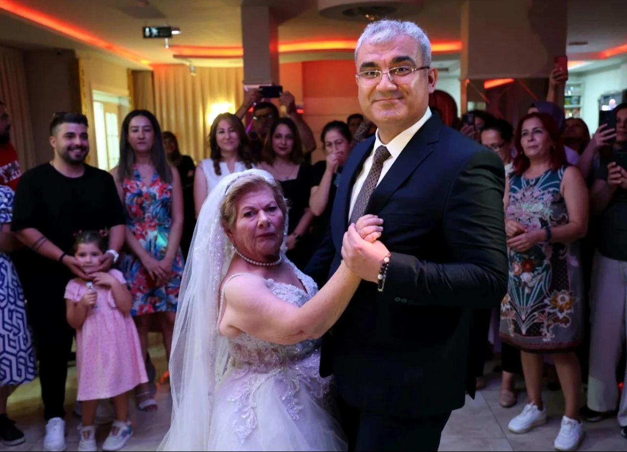 Platonik aşkına kavuşamayınca hiç evlenmedi! 83 yaşında damatsız düğün yaptı - 3. Resim