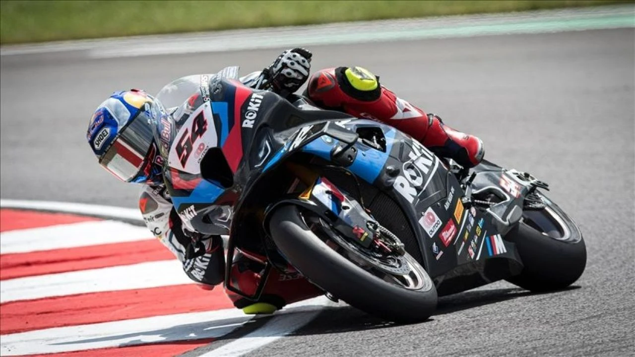 Toprak Razgatlıoğlu puan farkını 63'ün üzerine çıkartırsa dünya şampiyonu olacak