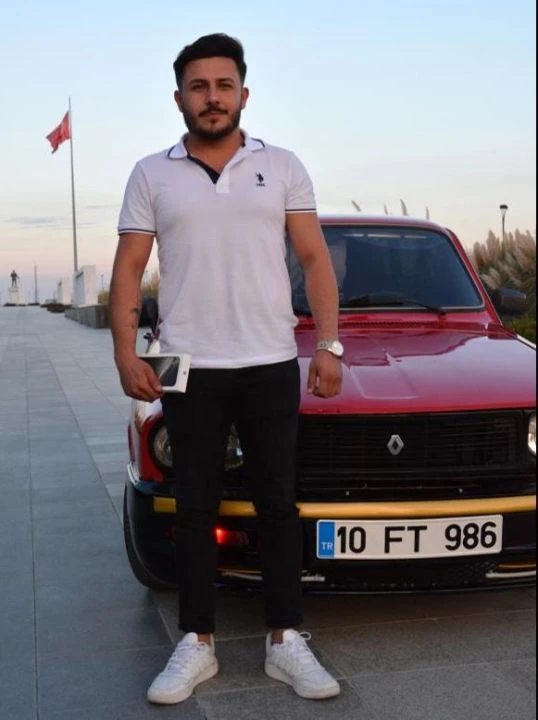 Toros'u ver, iPhone 16 Pro Max'i al: Takas dediğin böyle olur - 1. Resim