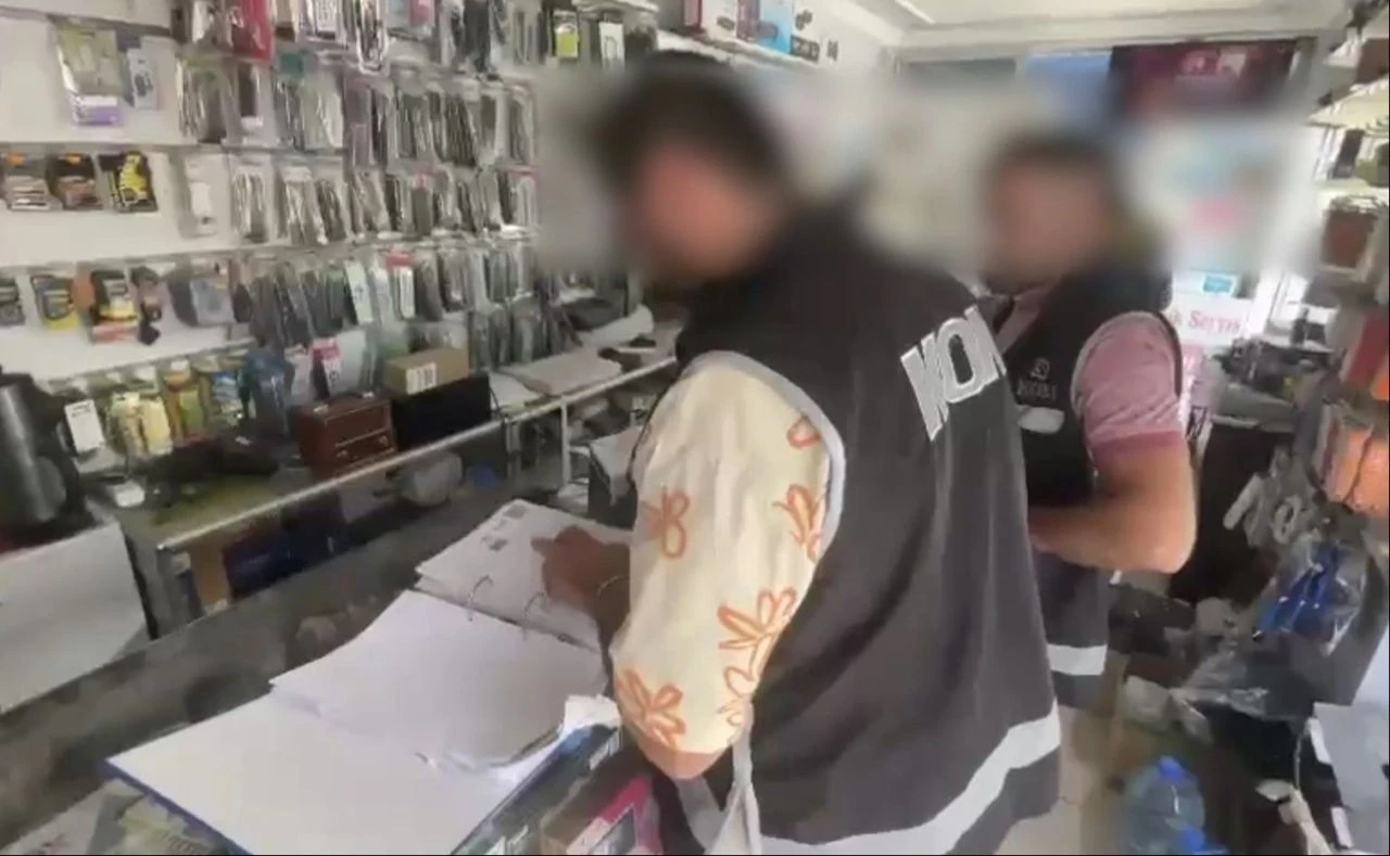 Kayseri'de 17 ekip ile Narko-Kom operasyonu: 70 bin dal makaron ele geçirildi