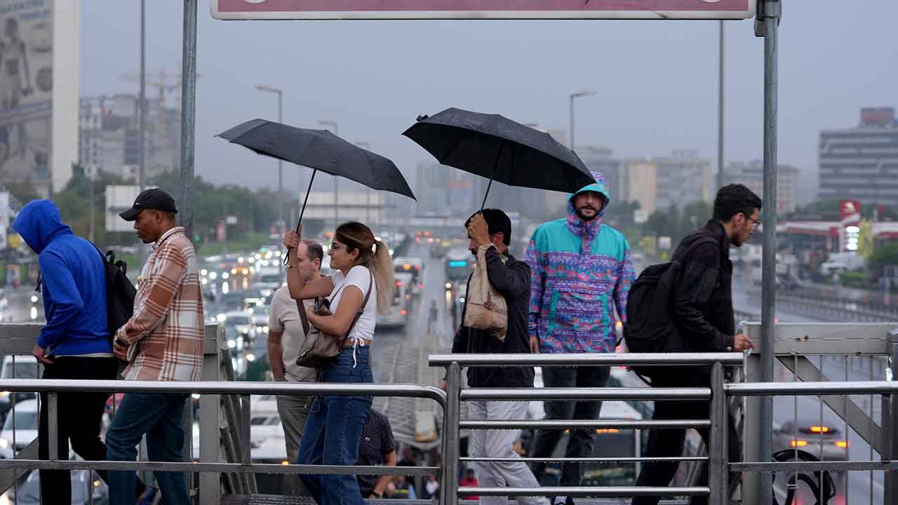 Meteoroloji 12 Ekim 2024 hava durumu raporunu yayımladı: İstanbul dahil birçok ilde sağanak bekleniyor