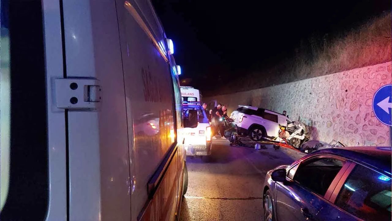 Tekirdağ'da feci kaza: 2 doktor hayatını kaybetti