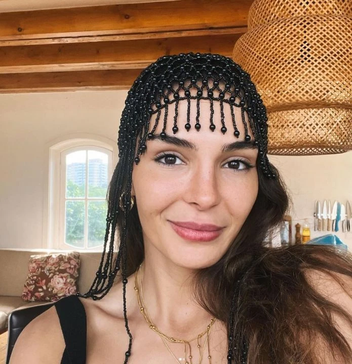 Ebru Şahin Gizli Bahçe dizisinde Nazlı karakterini <a href=