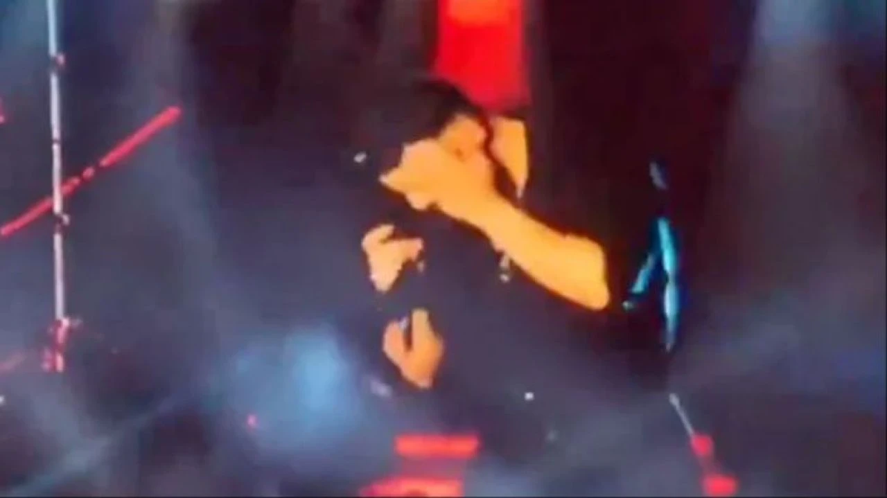 Murat Boz da saldırı kurbanı! Sahnede neye uğradığını şaşırdı