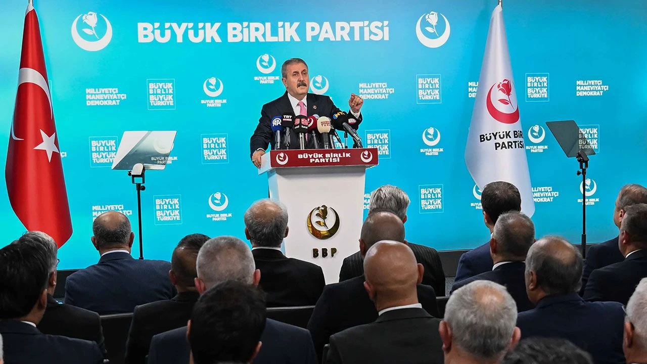 Mustafa Destici kredi kartına 750 TL'lik 'savunma sanayii' vergisini savundu: Vermezsen sonumuz Suriye gibi olur