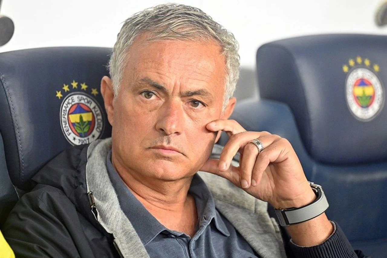 Son dakika: Fenerbahçe'den flaş hamle! Mourinho ve Ibrahimovic karşı karşıya... - 1. Resim
