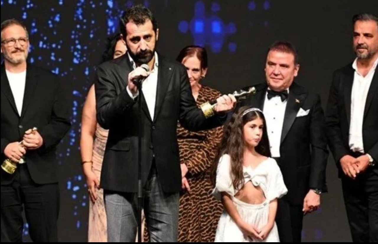 Antalya Altın Portakal Film Festivali sahiplerini buldu! Nur Sürer ile Farah Zeynep Abdullah birbirine girdi - 3. Resim