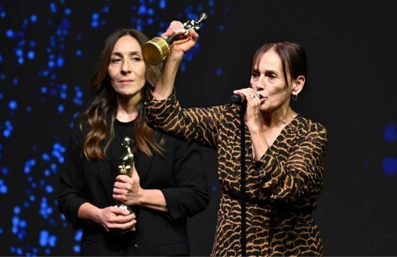 Antalya Altın Portakal Film Festivali sahiplerini buldu! Nur Sürer ile Farah Zeynep Abdullah birbirine girdi - 4. Resim