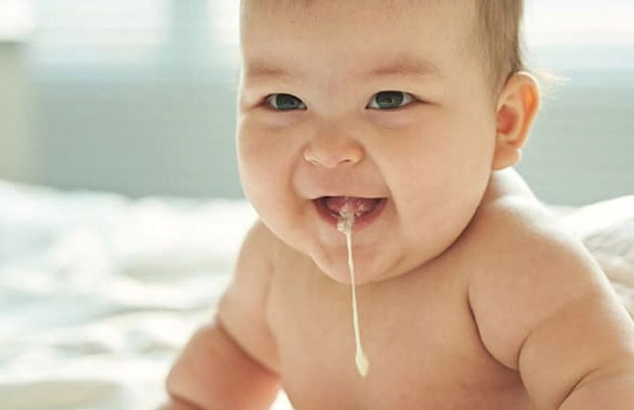 Bebeklerde mide bulantısı neden olur, nasıl geçer? Bebeklerde mide bulantısına ne iyi gelir?