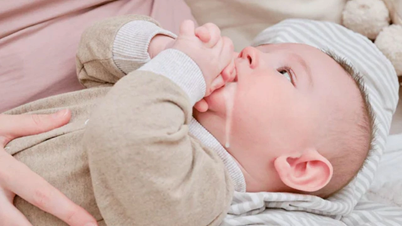 Bebeklerde mide bulantısı neden olur, nasıl geçer? Bebeklerde mide bulantısına ne iyi gelir?