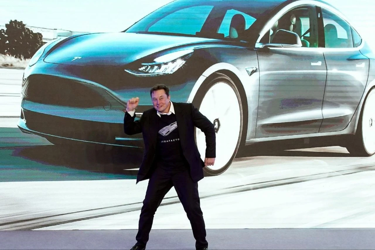 Elon Musk sevgilisini, düşmanlarını, çalışanlarını casus gibi izliyor! Ağızları açık bırakan iddialar - 3. Resim