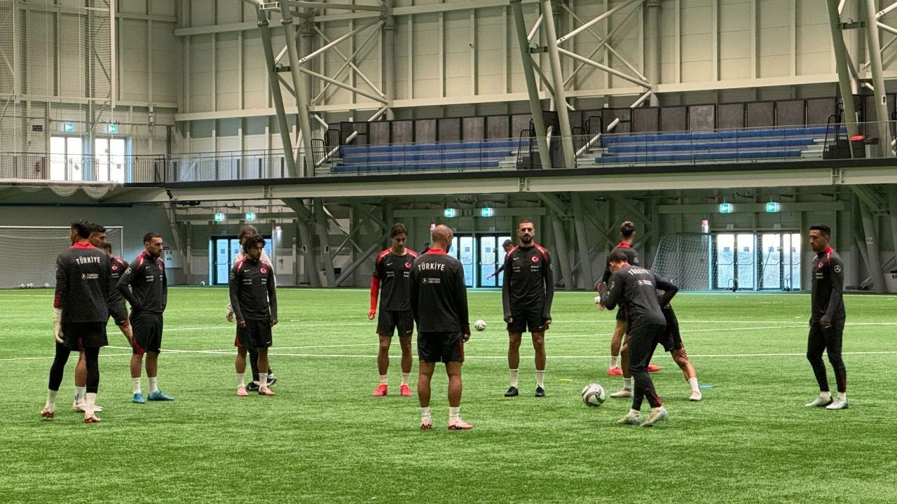 İzlanda-Türkiye maçının salı gününe erteleneceği iddia edildi