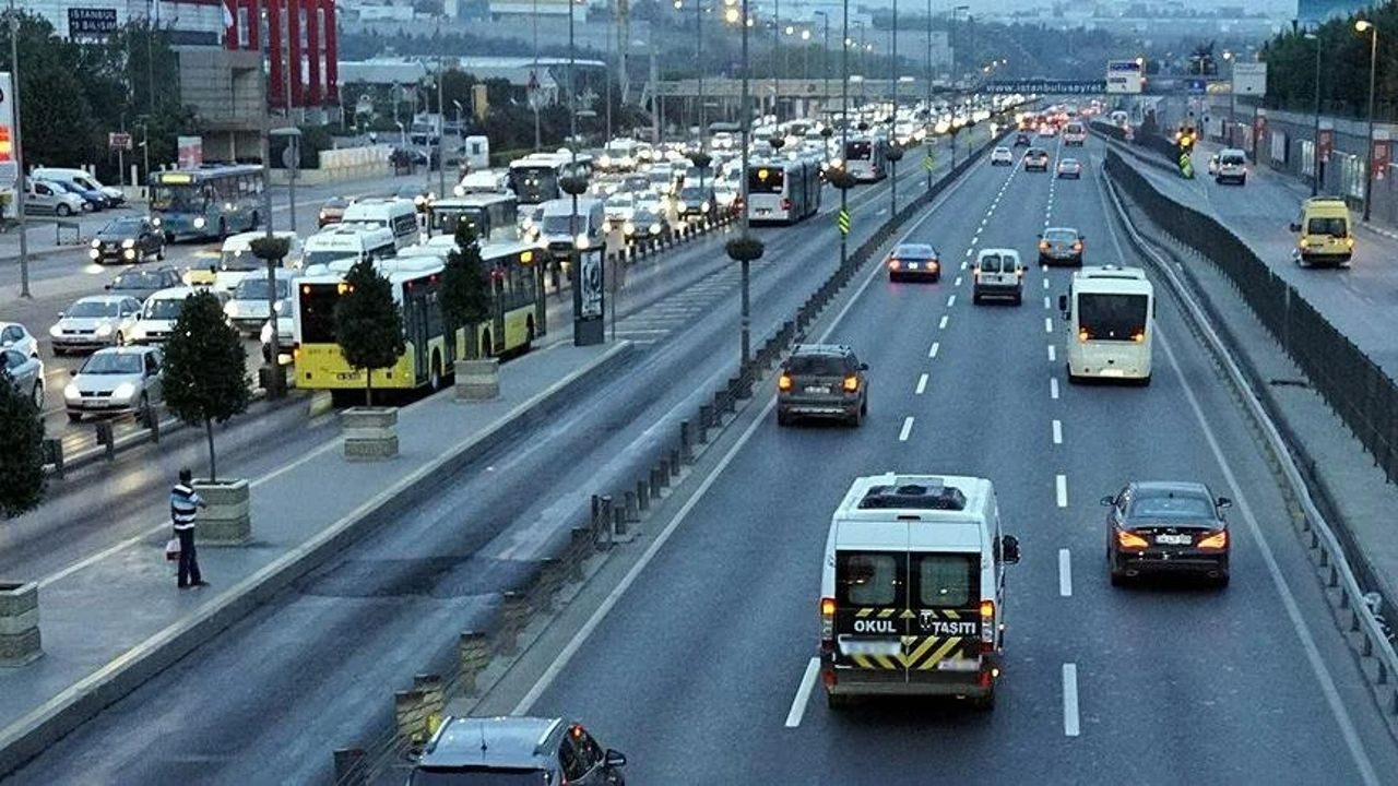 Kamuda memurlar için servis hizmetinin devam edip etmeyeceği belli oldu