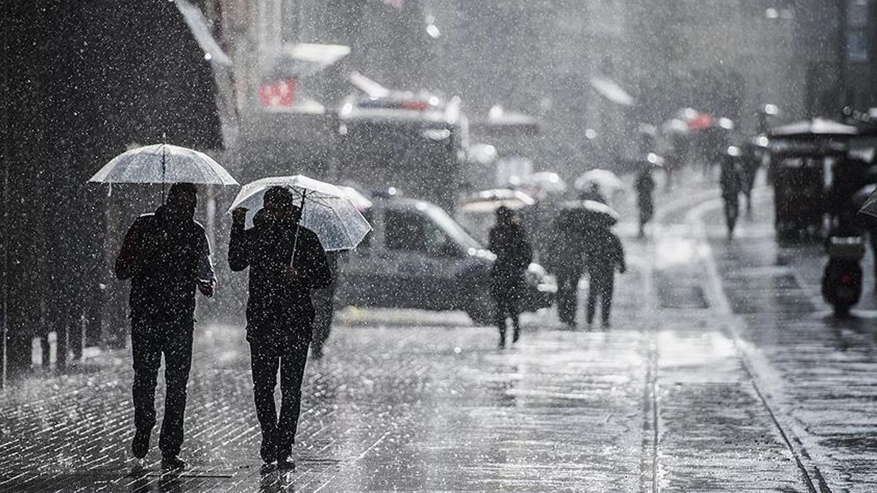 Meteoroloji&#039;den sağanak yağış uyarısı! Sisli ve puslu hava ülkeyi saracak 