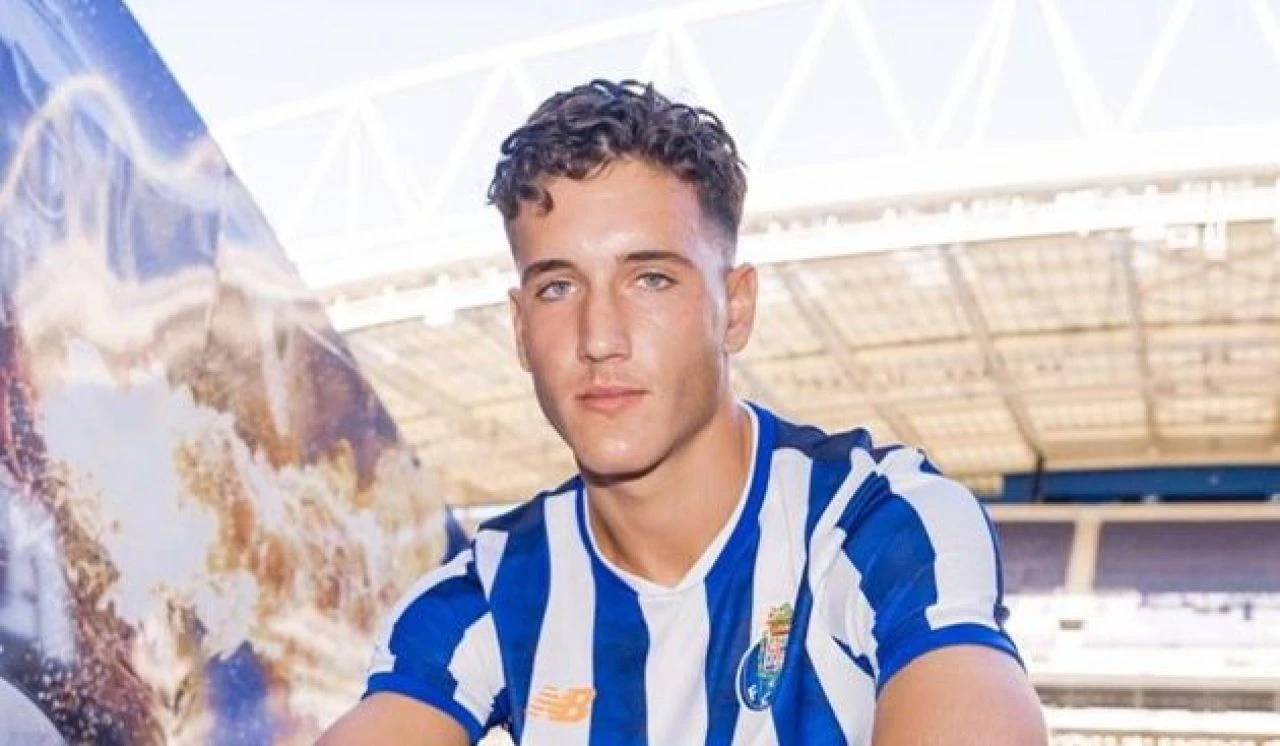 Milli takıma gelmesi beklenen Deniz Gül'ün oynadığı takımlar ve mevkiisi - 1. Resim