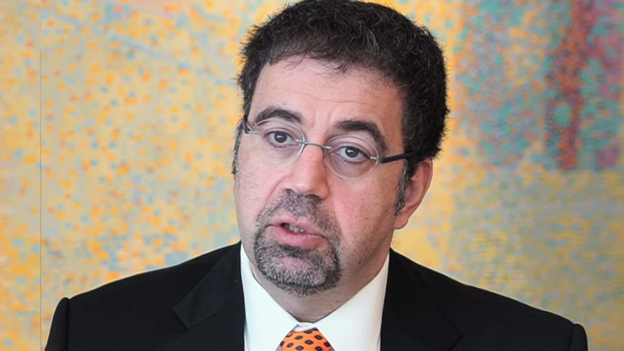 Nobel Ekonomi Ödülü alan Daron Acemoğlu York Üniversitesi'nden mezun oldu - 1. Resim