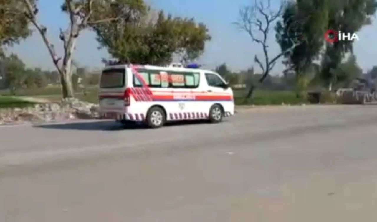 Pakistan'da karakola silahlı saldırı: Çok sayıda kişi öldü