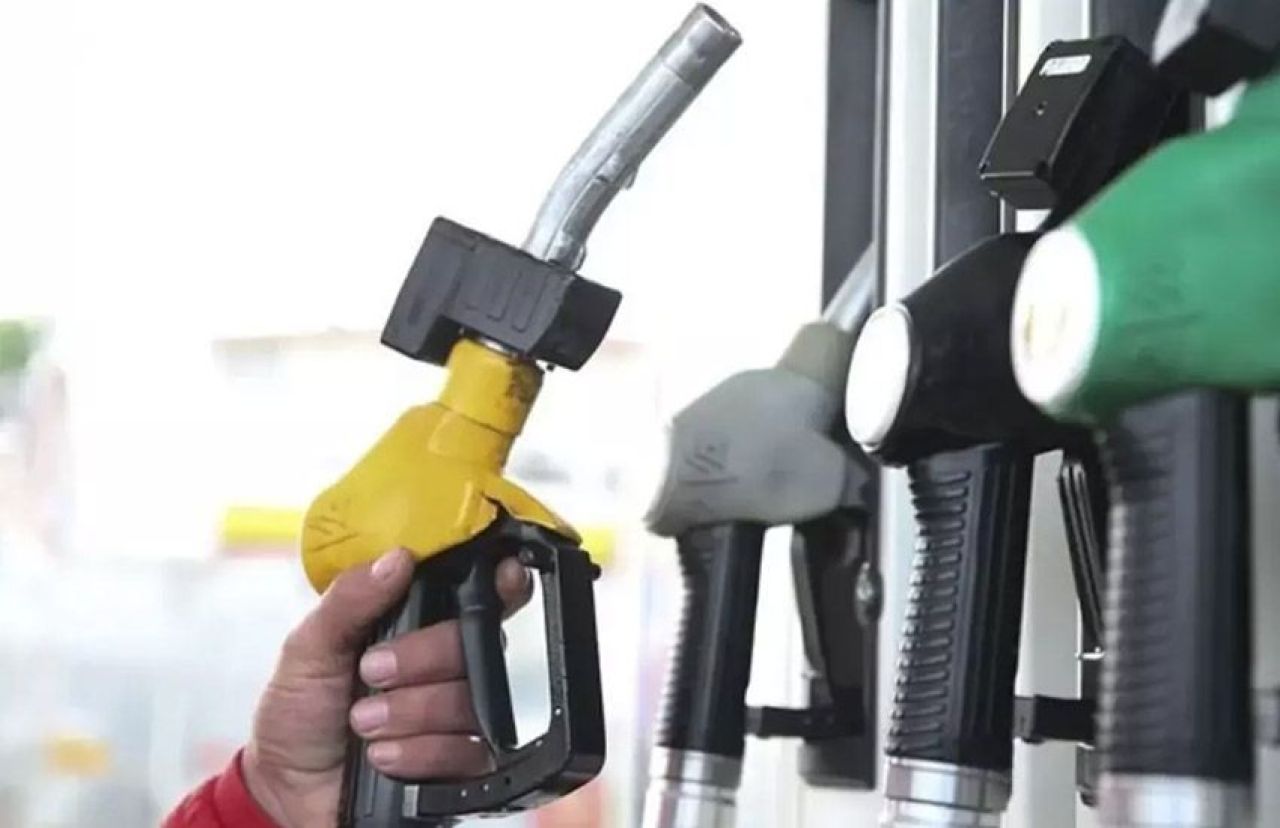 Petrol fiyatları tüm kazançları geri sildi, gözler pompadaki zamda - 3. Resim