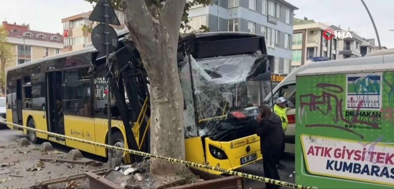 Son dakika | Bahçelievler'de İETT otobüsü kaza yaptı: Yaralılar var - 1. Resim