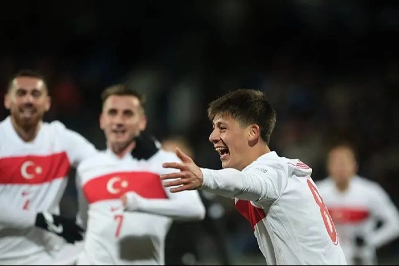 A Milli Takım Teknik Direktörü Vincenzo Montella: Türk yüreğiyle oynadılar - 2. Resim