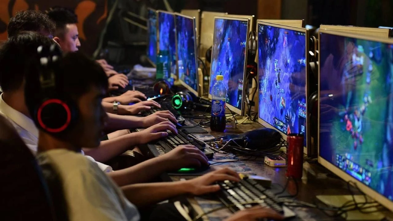 Dijital bağımlılık çocuklarda beyin hasarı bırakıyor! Uzman isimden ailelere kritik öneriler