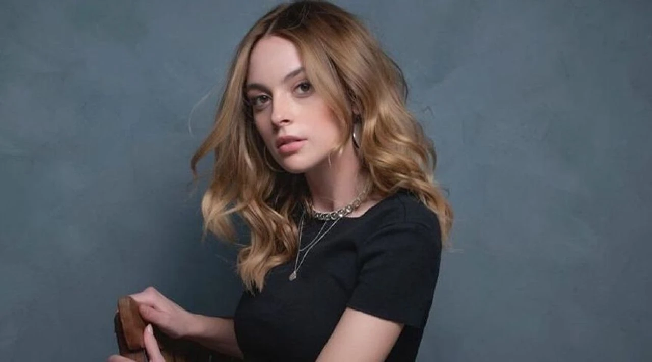 Deha dizisinde İmre karakterini Melis Sezen oynuyor - 2. Resim