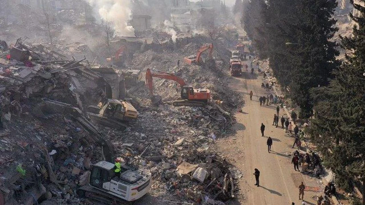 Deprem bölgesinde artçılar devam edebilir!