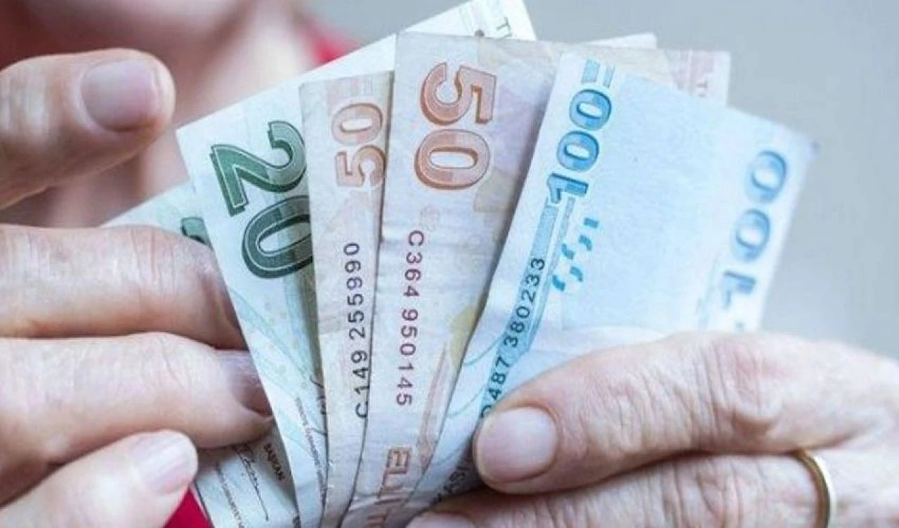 Emekli maaşları 2025'te düşecek mi? Uzman isim açıkladı: Emekliye ikinci maaş imkanı yolda - 1. Resim
