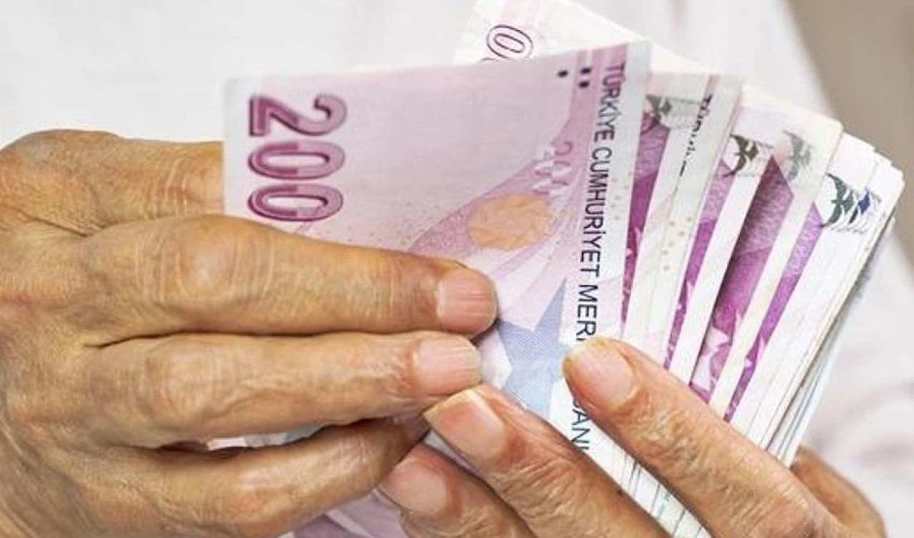 Emekli maaşları 2025'te düşecek mi? Uzman isim açıkladı: Emekliye ikinci maaş imkanı yolda - 2. Resim