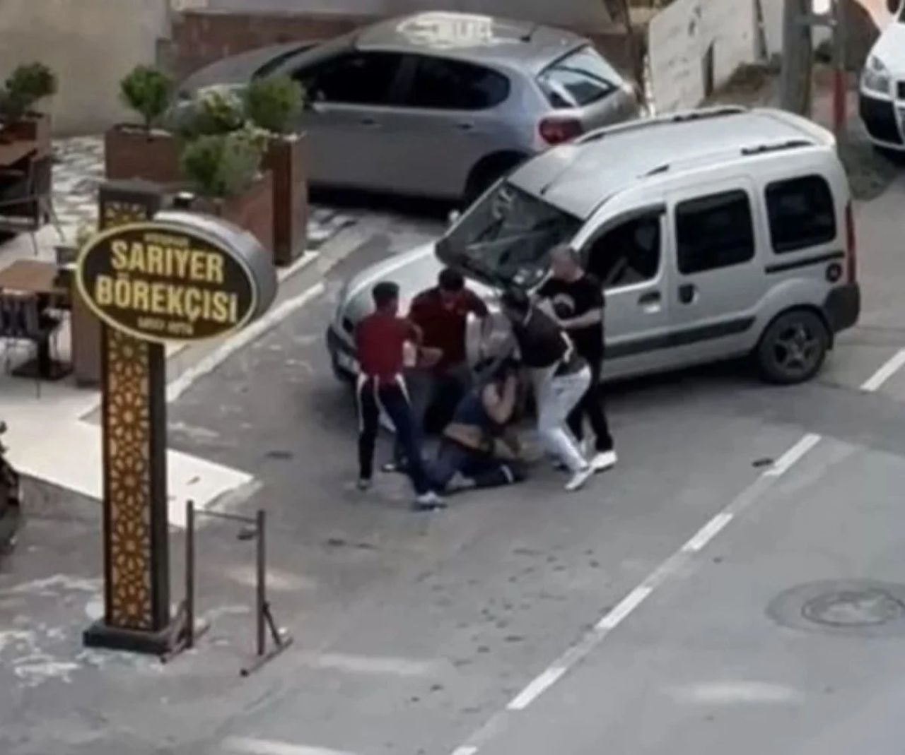 İstanbul'da börek siparişi veren kadını taciz edip eşini dövmüşlerdi: Hapis kararı çıktı - 3. Resim