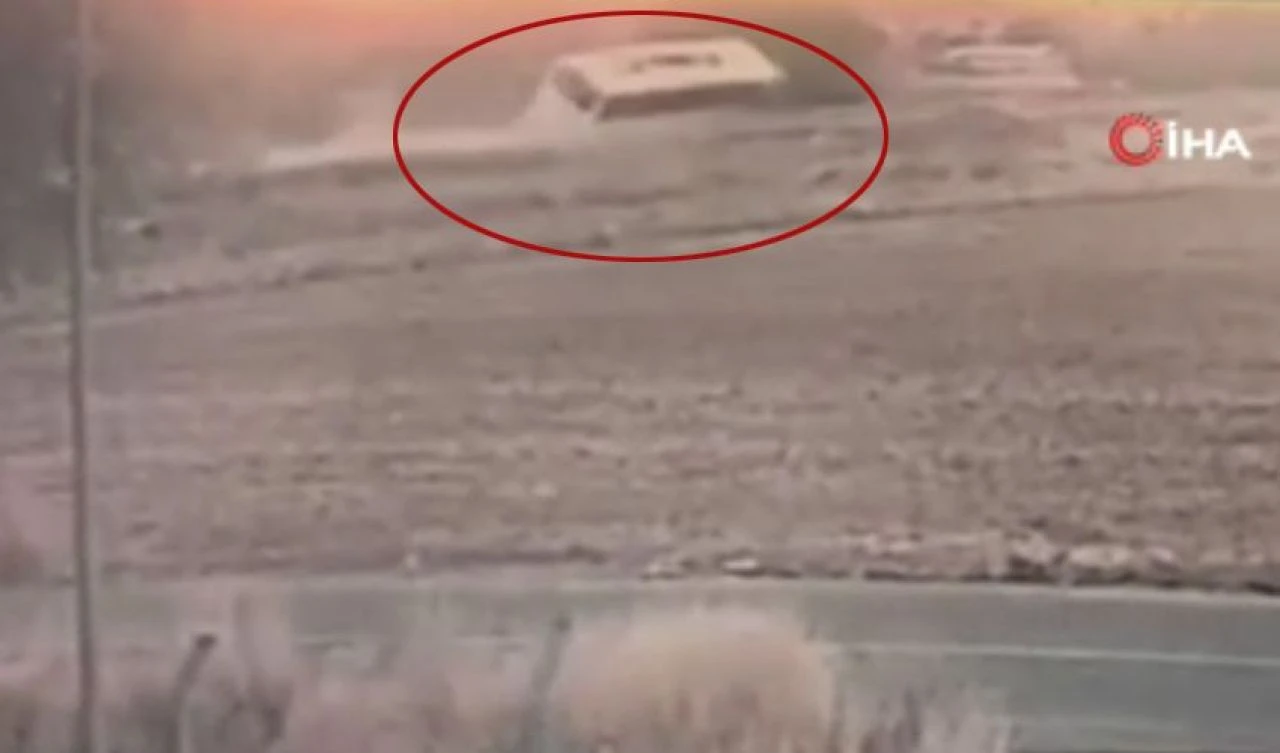 Aksaray'da yolcu otobüsü devrildi: Çok sayıda ölü ve yaralı var - 4. Resim