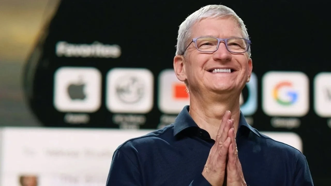 Apple CEO'su Tim Cook, Avrupa Birliği'ni Trump'a şikayet etti - 1. Resim