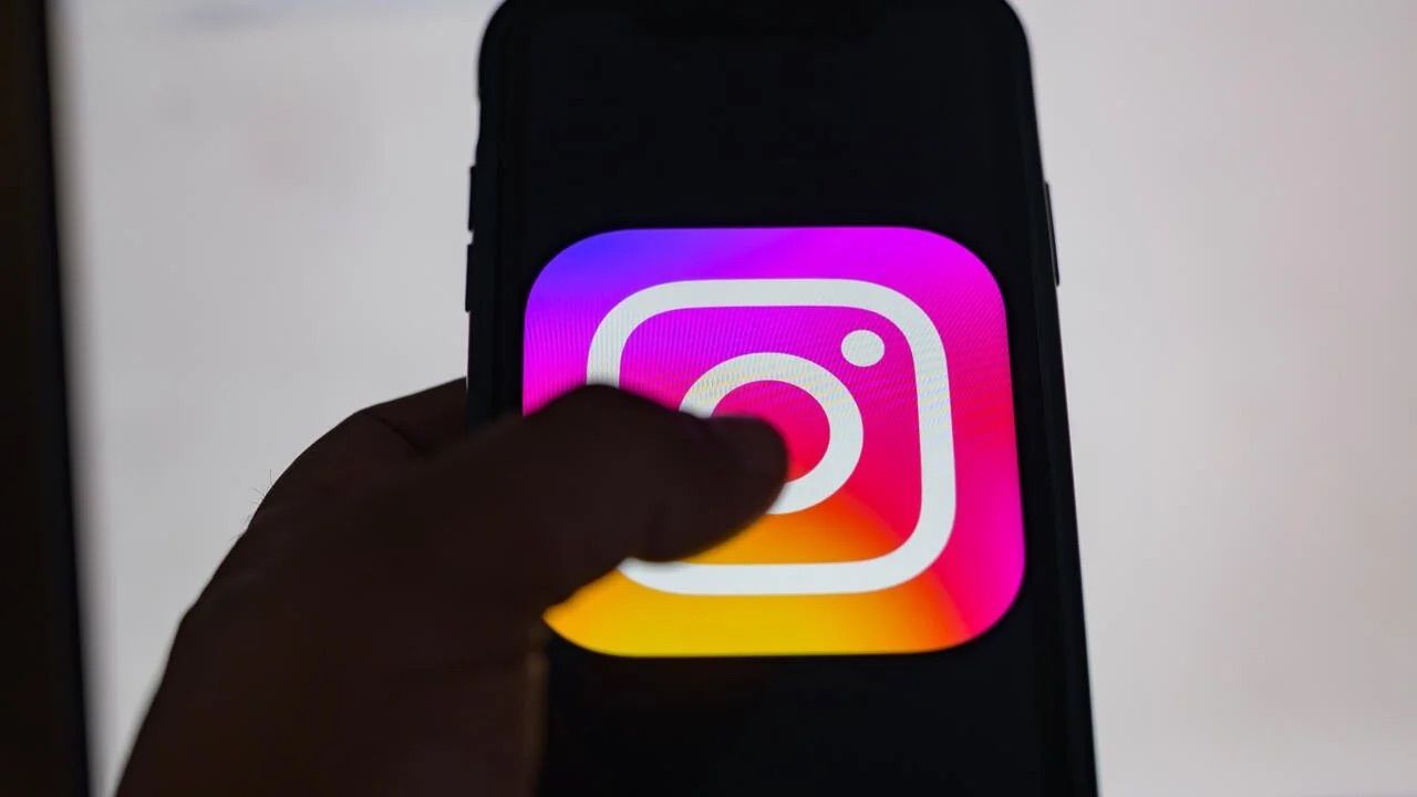 Instagram, cinsel şantajla mücadele başlattı: Ekran görüntülerine engel!