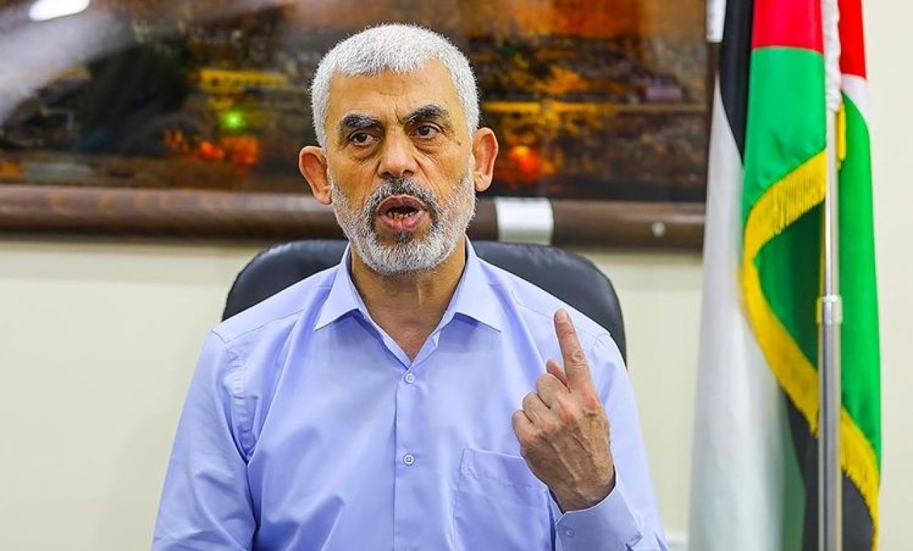 İsrail ordusu görüntüleri paylaştı: Hamas lideri Yahya Sinvar'ın son anları ortaya çıktı - 1. Resim