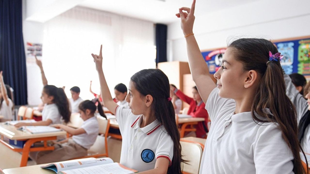 Son dakika! İstanbul Valiliği duyurdu! İstanbul&#039;da ders saatleri kısaldı