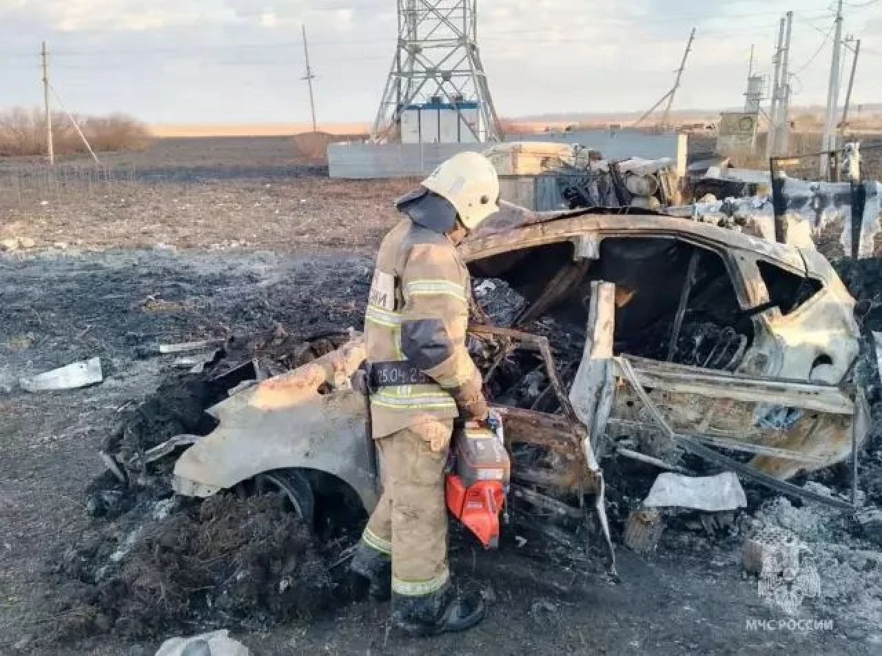 Kamyonla otomobil çarpıştı: 4 kişi öldü! Olay yerinde orantısız patlayan havai fişeklerin gizemi sonradan çözüldü