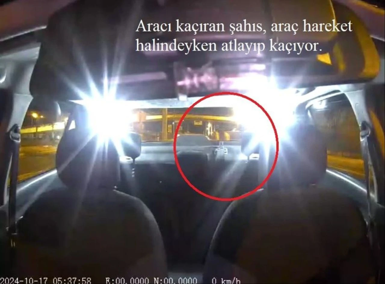İzmir'de çaldığı taksiyle dehşet saçtı! Ters yöne girip hareket halindeki araçtan atladı - 2. Resim