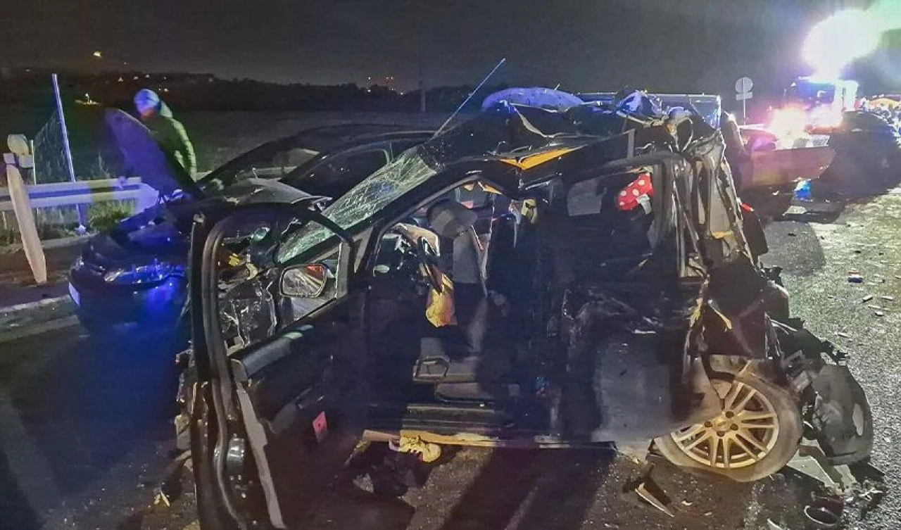 Polonya'da akılalmaz kaza! 21 araç birbirine girdi: Çok sayıda ölü ve yaralı var - 2. Resim