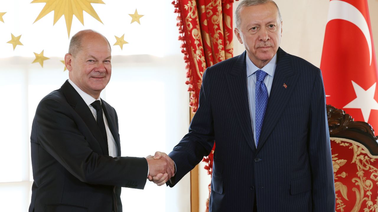 Son dakika | Dolmabahçe&#039;de diplomasi zirvesi! Cumhurbaşkanı Erdoğan ve Almanya Başbakanı Olaf Scholz ortak basın toplantısı düzenliyor