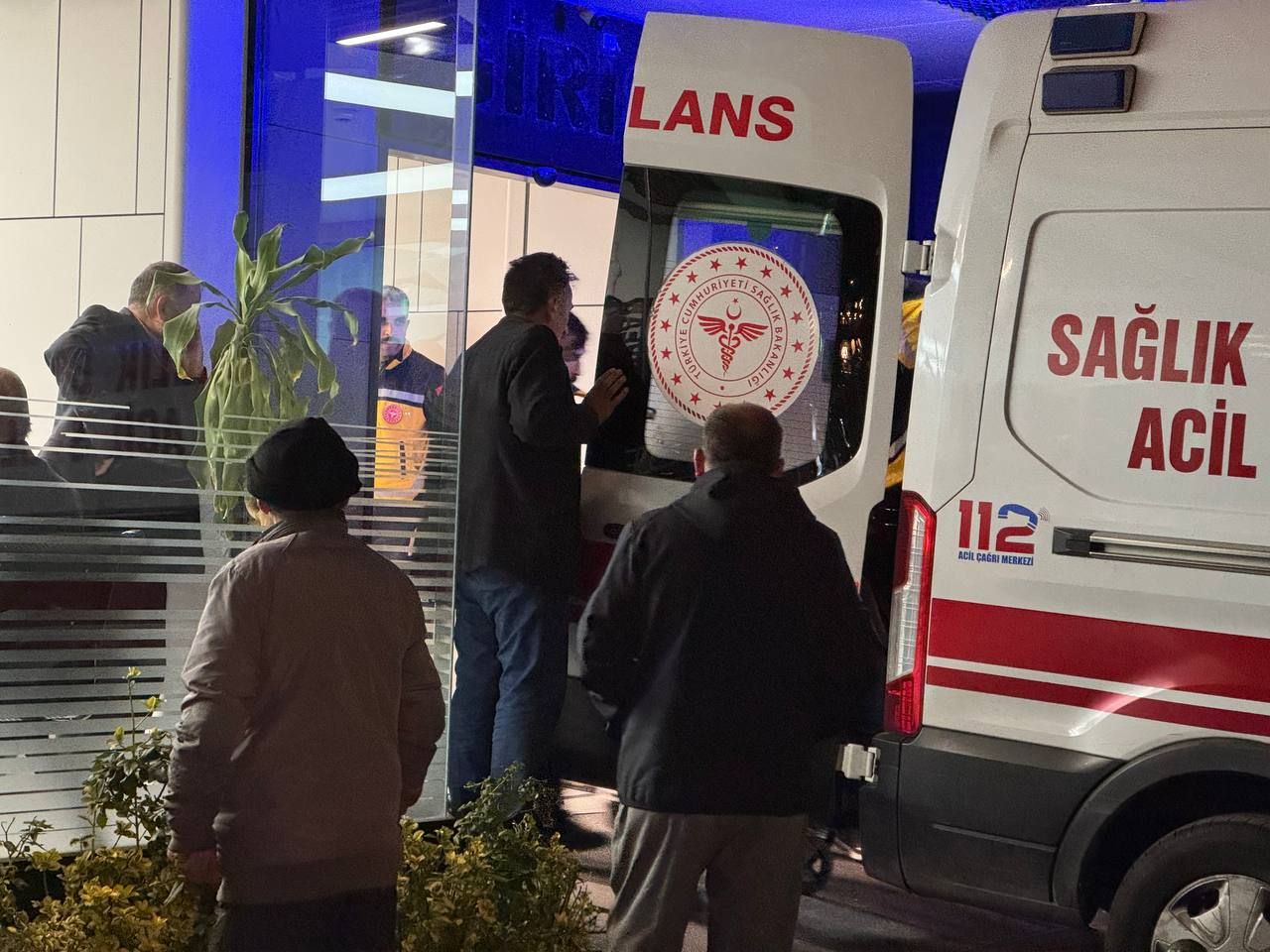 Yenidoğan çetesi skandalına karışan hastanelere mühür vuruldu, protesto başladı: Hastaların durumu belli oldu - 3. Resim